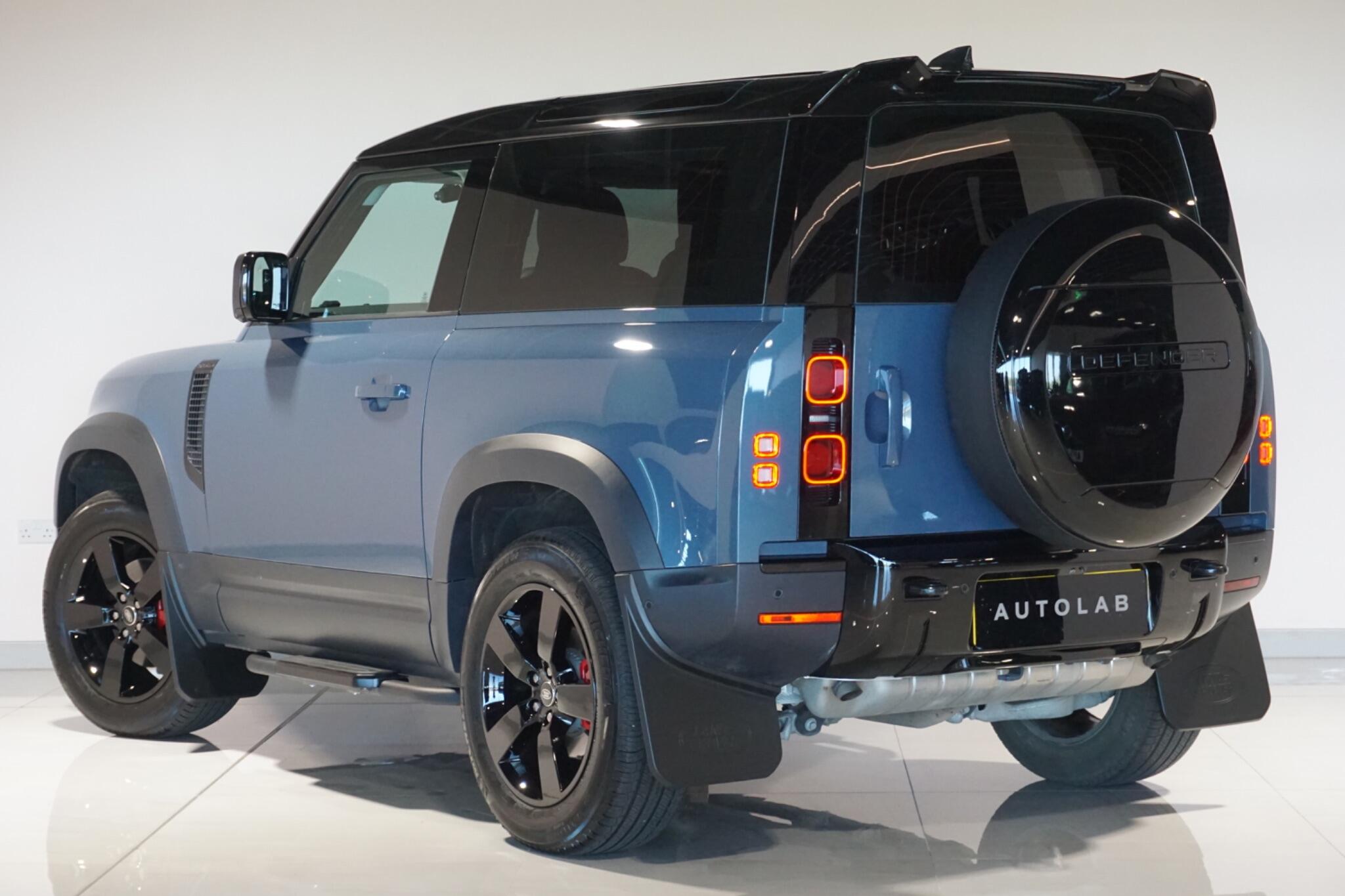 Land Rover Defender 90 2.0 P300 SE SUV 3dr Petrol Auto 4WD Euro 6 (s/s) (300 ps)
